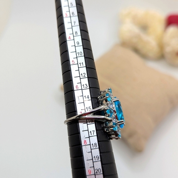 Swiss Blue Topaz Cluster Solitaire Halo Ring Sterling Silver Statement Ring - Picture 6 of 6